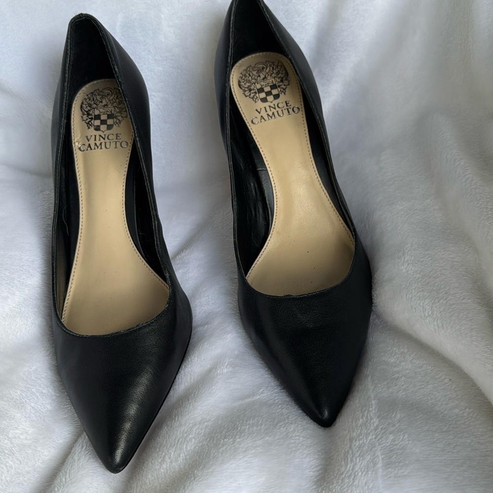 VINCE CAMUTO BLACK LEATHER STILETTO SIZE 9